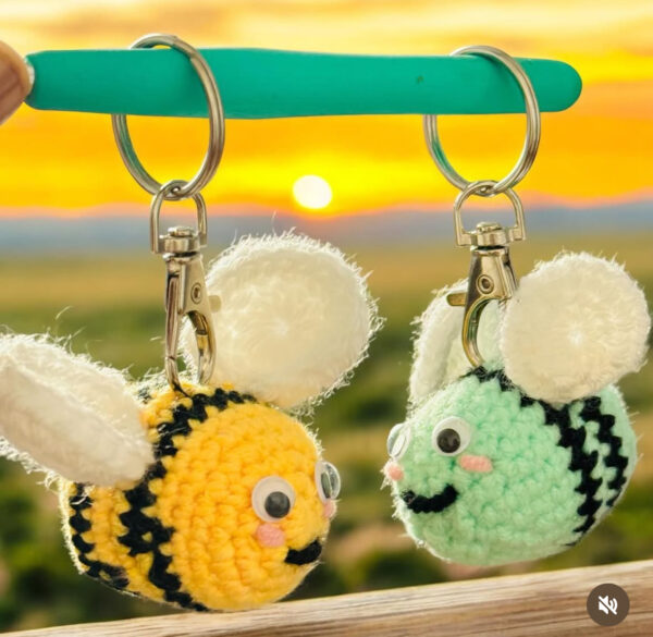 Honey bee Keychain
